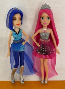 ❤ Barbie ❤ Rock 'N Royals: Princesa Courtney y Zia - Mini muñecas Polly Pocket - Imagen 1 de 3
