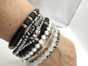 Lot Of 8 Black & White Acrylic & Crystal Beaded Stretch Bracelets Mixed Metals - Picture 1 of 10