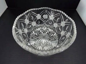 VINTAGE PRESSED GLASS FOOTED SAW TOOTH EDGED FRUIT CENTERPIECE BOWL 8” DAISIES - Picture 1 of 9