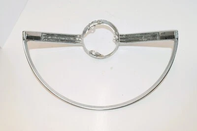 Ford Fairlane 1967 anillo de bocina/centro Foto 1 de 3