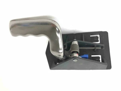 01 02 04 05 2003 GMC Yukon Denali manija de puerta interior trasera derecha cromada 15186043 Foto 1 de 4