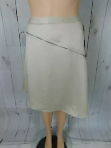 Nuova con etichette - Gonna Lane Collection Lane Bryant Taupe raso seta asimmetrica con cerniera - Foto 1 di 10
