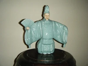 JAPANISCHE STATUE PORZELLAN SELADON GRÜN DER FIGUR MIT ZWEI GESICHTERN - Bild 1 von 24