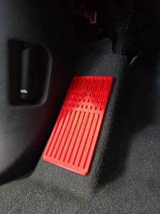 2017 Chevy Bolt Left Foot Floor Mat. Carpet protector and foot rest. - Foto 1 di 17