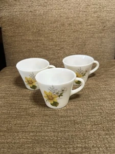 Vintage JAJ Pyrex Autumn Glory - Cups x3 - Picture 1 of 3