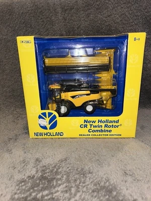 1/64 New Holland CR970 Collector Edition Twin Rotor Combine - Image 1 of 4