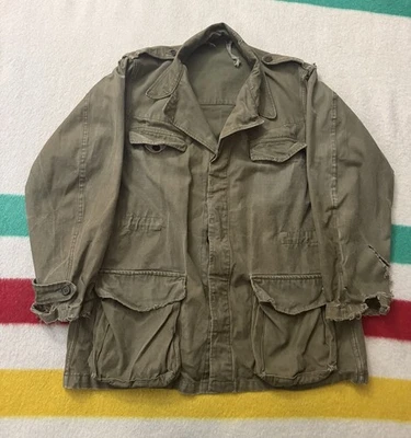 Jaqueta de campo de algodão militar exército francês vintage anos 40 e 50 M47 XL azeitona desgastada - Imagem 1 de 4