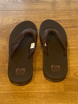 Sandálias masculinas Reef Fanning couro marrom flip flop abridor de garrafa tamanho 9 novas - Imagem 1 de 4