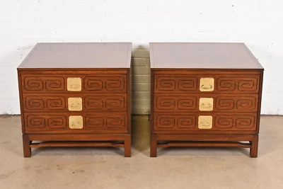 Mesitas de noche Widdicomb Mid-Century modernas Hollywood Regency de nogal, acabadas Foto 1 de 4