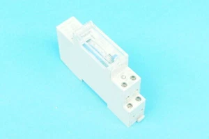 Theben 1600001 SYN160A time switch analog 230VAC 50Hz 1NO contact daily - Picture 1 of 2