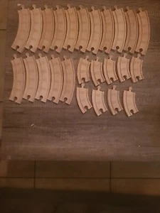 Thomas Friends Wooden Railway Clickity Clack Track 8 & 4" Curve Piece Lot of 25 - Picture 1 of 1