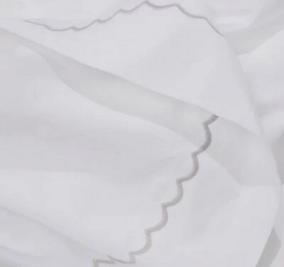 $545 MATOUK ASTRID 350TC PERCALE SCALLOPED TWIN 3pc. SHEET SET WHITE SILVER GRAY - Image 1 of 4