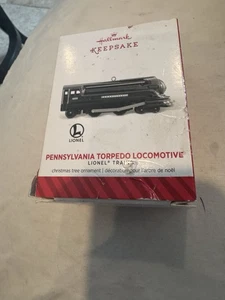 HALLMARK ORNAMENT ~ PENNSYLVANIA TORPEDO LOCOMOTIVE LIONEL TRAIN - Picture 1 of 7
