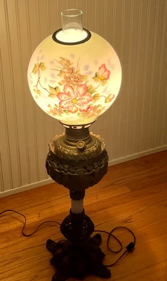 ANTIQUE THE NEW ROCHESTER LAMP CO ELECTRIFIED OIL LAMP GLOBE & CHIMNEY WORKING - Image 1 of 4