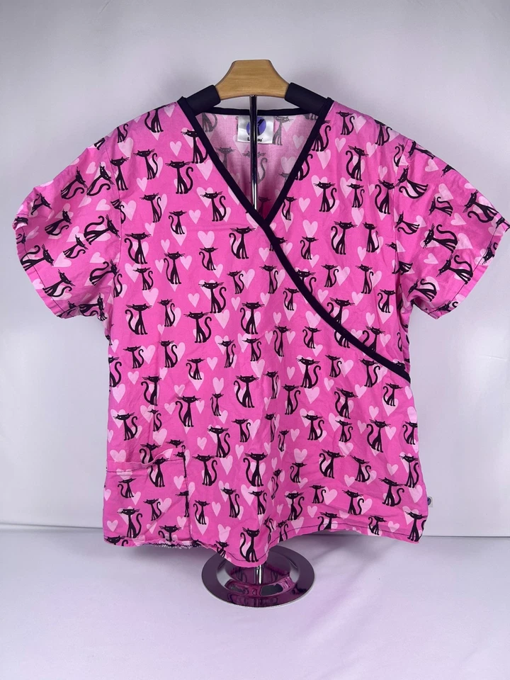 Blusa Médica Landau Mujer Talla L - Rosa con Gato Elegante Negro - Espalda Plisada Foto 1 de 4