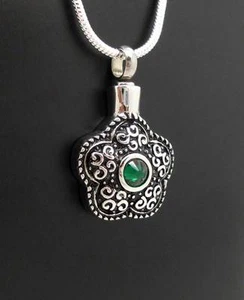Ornate Celtic Style Emerald Stone Memorial Keepsake Cremation Urn Jewellery NIB - Picture 1 of 8