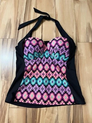 Top de baño Catalina Halter Tankini 34/36 B/C negro con estampado geométrico rosa Foto 1 de 4