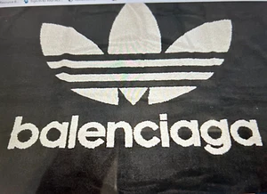Neu Balenciaga Adidas großes Handtuch sportlich schwarz limitierte Auflage war $ 590 - Bild 1 von 2