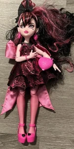 Monster High Draculaura Doll in Monster Ball Party - Picture 1 of 5