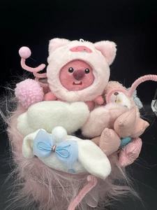 Premium Plush Gift Basket with Stuffed Animals & Flowers (11”) - Picture 1 of 7