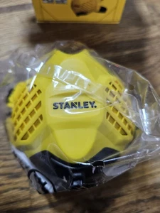 Stanley P3 Dust Mask, Reusable Respirator Mask with Face-Fit-Check - s/m - Picture 1 of 4