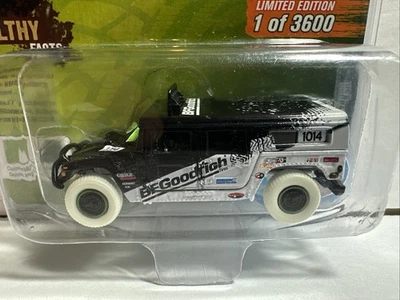 2018 Johnny Lightning White Lightning Off Road Mijo Exclusive Hummer H1 Wagon - Image 1 of 4