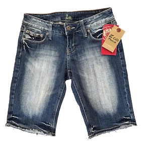 New ZCO Shorts Women’s 7 Denim Rhinestone Embroider Pockets Social Summer Casual - Picture 1 of 15