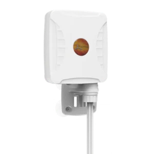 Poynting 5G 4x4 MIMO X-Polarised, Omni-Directional Antenna (617-3800 MHz): 4 X 5 - Picture 1 of 1