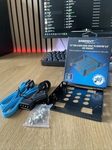SABRENT 2.5" SSD AND SATA HARD DRIVE TO DESKTOP 3.5" BAY BRACKET - Afbeelding 1 van 2