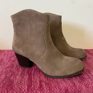 Lucky Brand Tablita Suede Ankle Boots Taupe Tan Size 7 - Picture 1 of 13