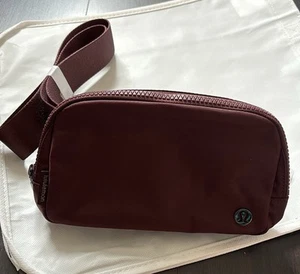 LULULEMON Everywhere Belt Bag GOODNIGHT PLUM 1L NWT - Picture 1 of 6