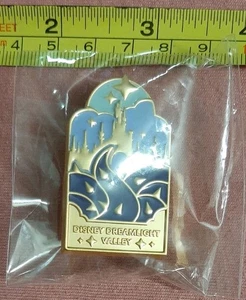 RAR Disney Dreamlight Valley Werbepaket Pin SCHÖNES Schloss Dornen - Bild 1 von 4