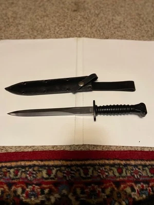 Nuevo cuchillo de oficial suizo con vaina de cuero negro hecho a medida Foto 1 de 4