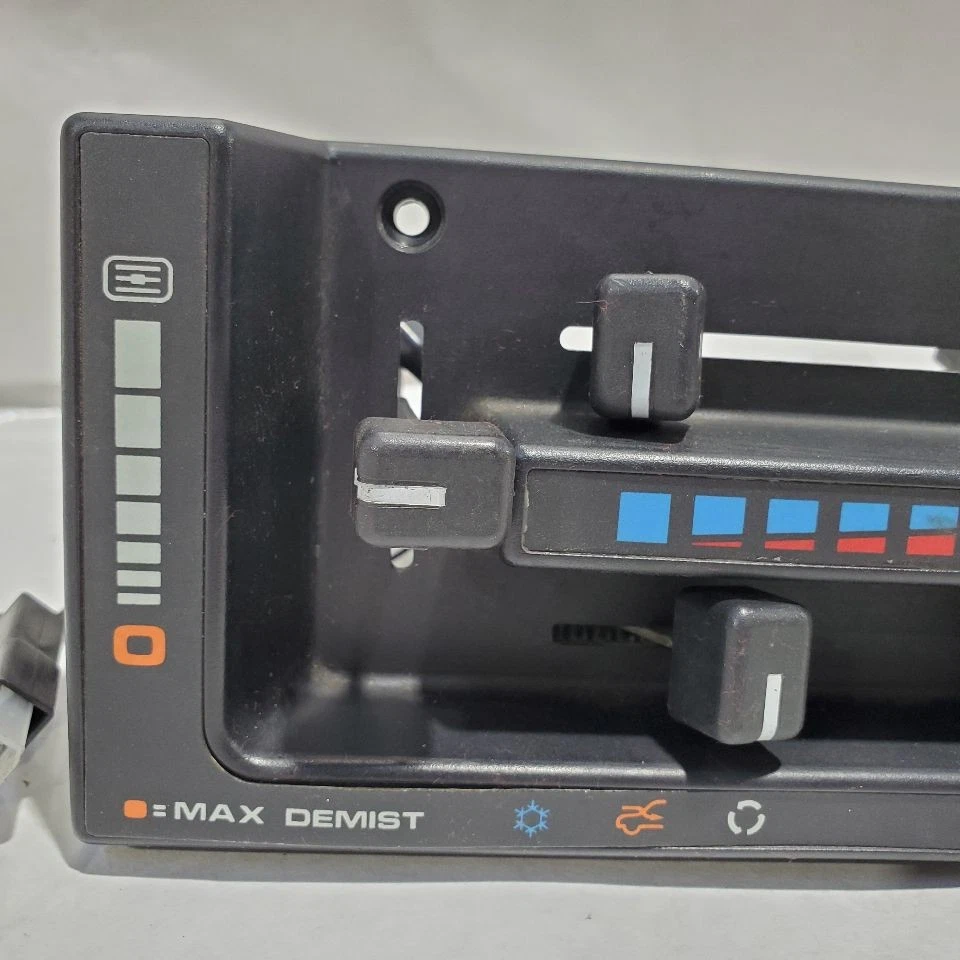1987 1990 Range Rover OEM AC Temperature Control Has Damage See Pictures - Image 1 of 4