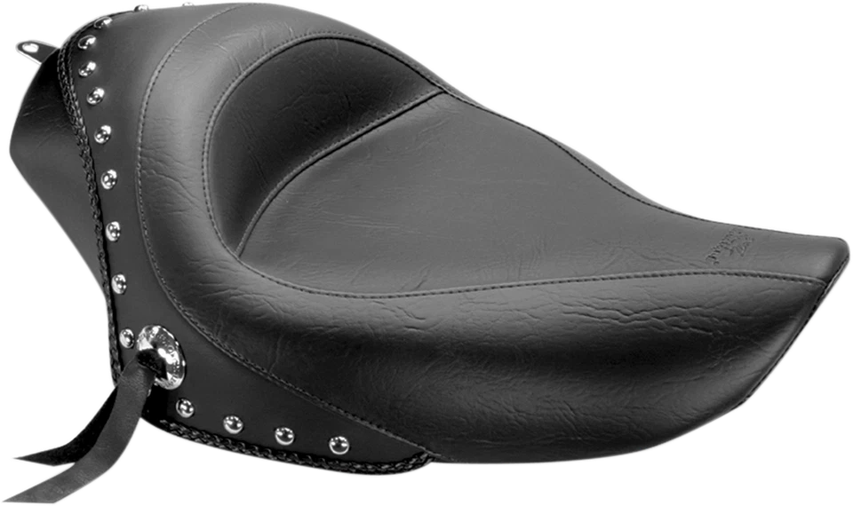 Mustang Studded Solo Seat Concho Studded 76156 - Imagem 1 de 1