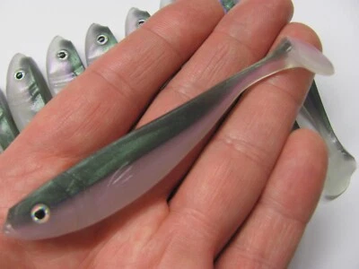 SET 5/10/20 AEW GUMMIFISCHE UKEL 90 METALLIC SHAD ZANDER RAPFEN KÖDER WOBBLER - Bild 1 von 3