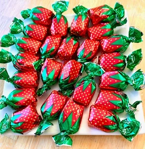 Erdbeere gefüllt Bon Bonbons verpackt harte Bonbons Größe wählbar kostenloser Versand - Bild 1 von 2