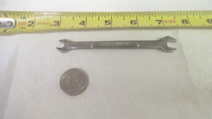 Llave SAE de doble extremo abierto hecha en EE. UU., 1/4 x 5/16, 44571, serie V, nos - Imagen 1 de 3