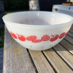 Sweet Vintage Australian Agee Pyrex Small Mixing Bowl Circa 1967 *Harvest Tomato - Picture 1 of 6