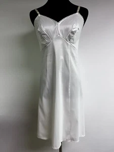 Vintage 1960s Van Raalte White (Taffeta) Full Slip Size 34 - Picture 1 of 5