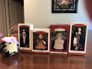 Vier Barbie Hallmark Keepsake Weihnachtsschmuck + ein Bonus - Bild 1 von 12