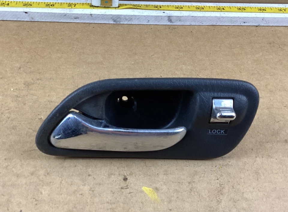 Задняя левая внутренняя дверная ручка со стороны водителя для Acura TL 1999-2003 годов выпуска - Изображение 1 из 4