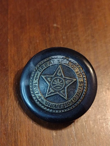 Vtg Great Seal Of The State Of Oklahoma 1907 Brass & Bakelite Button Cover
