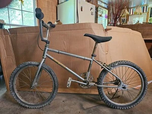 1983 Mongoose Vintage BMX Bike - Picture 1 of 9