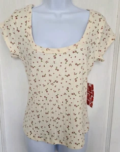 Heart & Hips Juniors Pale Yellow w/ Floral Design 100% Cotton Top Medium - Picture 1 of 9