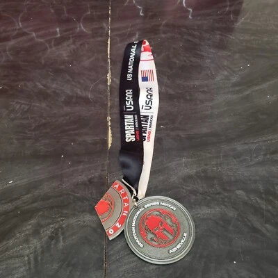Spartan Sprint USNS 2022 Race Medal & Lanyard 5K 20 Obstacle National Series Foto 1 de 4