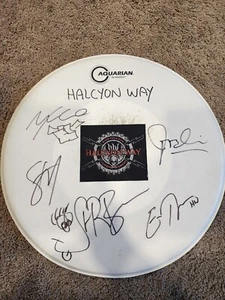 Cabezal de batería Halcyon Way firmado autografiado 15" - Imagen 1 de 3
