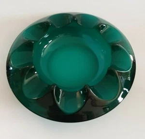 Mid Century / Retro Green Glass Flower Design Ashtray - Picture 1 of 5