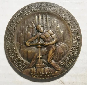 Rare Vintage 1944 WWII Humble Oil & Refining Company Commemorative Medal - Bild 1 von 3