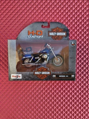 Литой под давлением мотоцикл Maisto Harley Davidson 2006 DYNA Street Bob серия 44 1:18 - Изображение 1 из 4